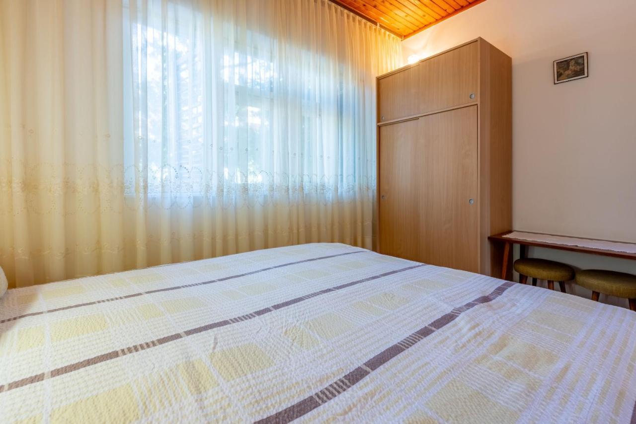 Apartments Hinic Selce Exterior foto