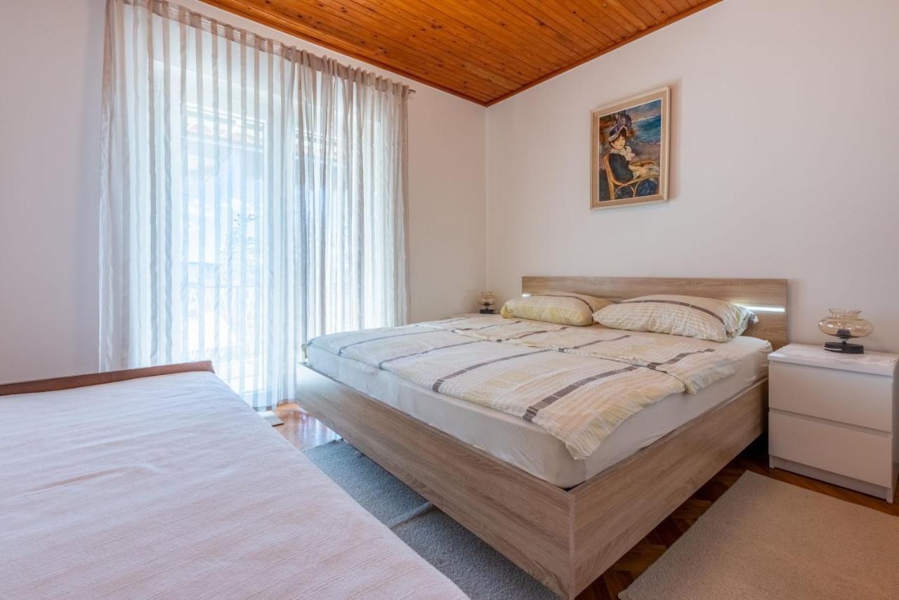 Apartments Hinic Selce Exterior foto